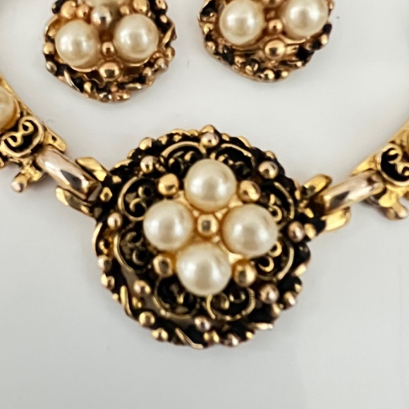 Vintage Barclay Necklace & Earrings Jewelry Set Faux Pearls Golden Tone Rare - Picture 4 of 11